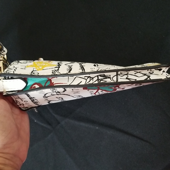 DKNY GRAFFITI PHONE CROSSBODY BAG WHITE - Picture 8 of 8